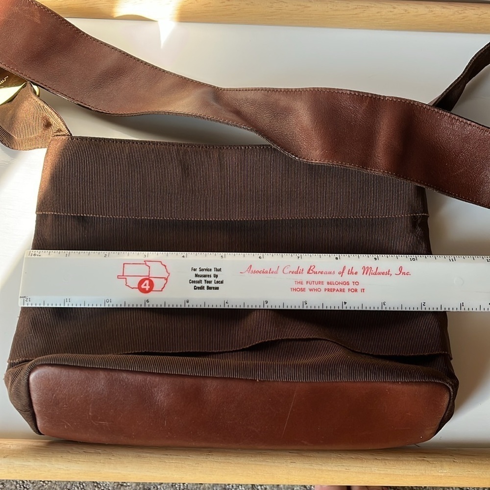 Vintage Salvatore Ferragamo Brown Grosgrain Ribbon Leather Brown Shoulder Bag - Picture 9 of 16